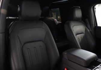 Подержанный автомобиль Land Rover Defender Suv 2021 года (16 фото)