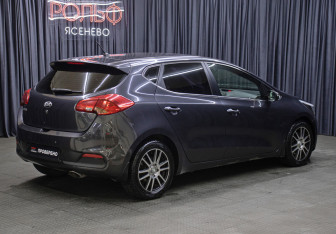 Подержанный автомобиль Kia Ceed Hatchback 2014 года (5 фото)