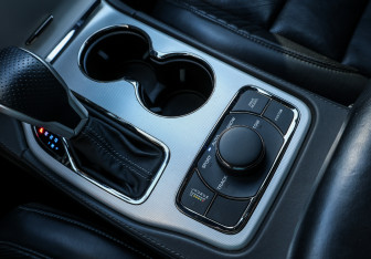 Подержанный автомобиль Jeep Grand Cherokee 2018 года (19 фото)