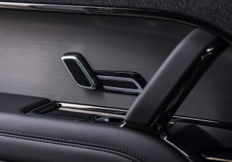Подержанный автомобиль Land Rover Range Rover Sport 2025 года (29 фото)