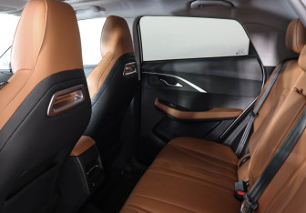 Подержанный автомобиль Omoda C5 2023 года (12 фото)