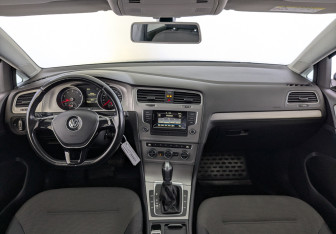 Подержанный автомобиль Volkswagen Golf Hatchback 2016 года (14 фото)