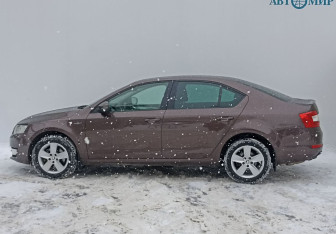 Подержанный автомобиль Skoda Octavia Liftback 2016 года (8 фото)