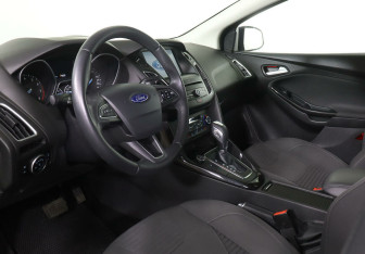 Подержанный автомобиль Ford Focus Sedan 2016 года (12 фото)