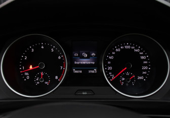 Подержанный автомобиль Volkswagen Tiguan 2018 года (14 фото)