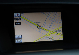 Подержанный автомобиль Lexus RX 2011 года (13 фото)