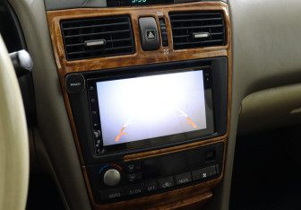 Подержанный автомобиль Nissan Maxima 2004 года (10 фото)