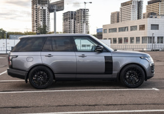 Подержанный автомобиль Land Rover Range Rover 2021 года (5 фото)