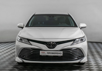 Подержанный автомобиль Toyota Camry Sedan 2021 года (2 фото)