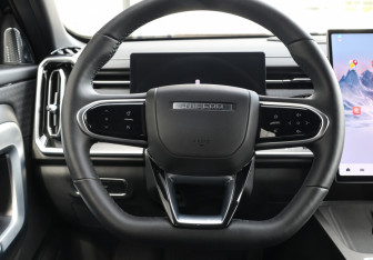 Подержанный автомобиль Jaecoo J7 2025 года (17 фото)