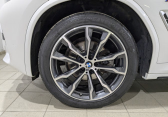 Подержанный автомобиль BMW X4 2020 года (12 фото)