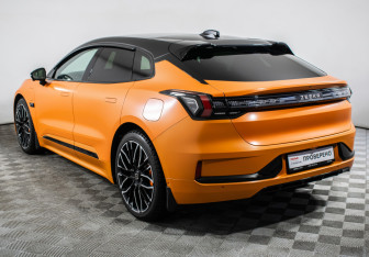 Подержанный автомобиль Zeekr 001 2023 года (7 фото)