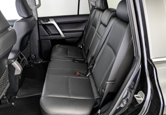 Подержанный автомобиль Toyota Land Cruiser Prado 2019 года (18 фото)