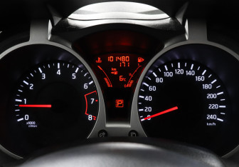 Подержанный автомобиль Nissan Juke 2012 года (11 фото)