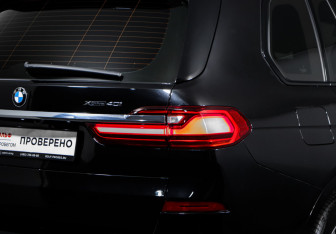 Подержанный автомобиль BMW X7 2020 года (17 фото)