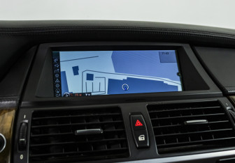 Подержанный автомобиль BMW X6 2012 года (16 фото)