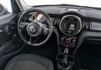 Подержанный автомобиль MINI Hatch 2018 года (29 фото)