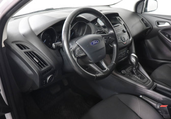 Подержанный автомобиль Ford Focus Hatchback 2018 года (9 фото)