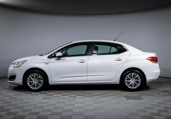 Подержанный автомобиль Citroen C4 Sedan 2013 года (8 фото)