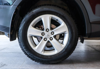 Подержанный автомобиль Toyota RAV4 2012 года (22 фото)
