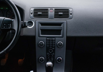 Подержанный автомобиль Volvo C30 2009 года (14 фото)