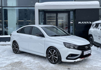 Подержанный автомобиль LADA (ВАЗ) Vesta Sedan 2019 года (3 фото)