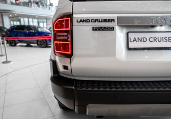 Новый Toyota Land Cruiser Prado 2025 (11 фото)