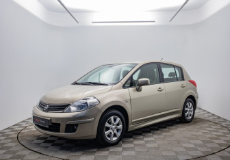 Подержанный автомобиль Nissan Tiida Hatchback 2012 года (1 фото)