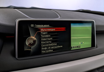 Подержанный автомобиль BMW X5 2015 года (28 фото)