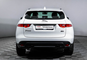 Подержанный автомобиль Jaguar F-Pace 2019 года (6 фото)