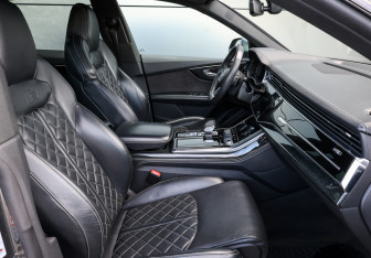 Подержанный автомобиль Audi Q8 2019 года (11 фото)