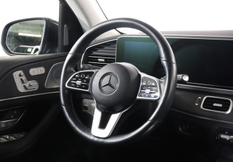 Подержанный автомобиль Mercedes-Benz GLE 2020 года (15 фото)