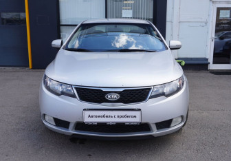 Подержанный автомобиль Kia Cerato Sedan 2011 года (2 фото)
