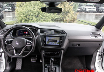 Подержанный автомобиль Volkswagen Tiguan 2022 года (10 фото)