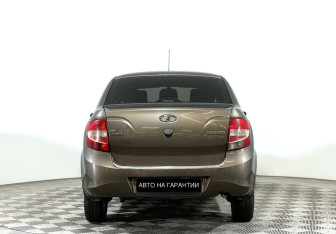 Подержанный автомобиль LADA (ВАЗ) Granta Sedan 2015 года (6 фото)