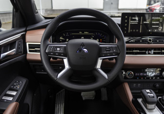 Новый Mitsubishi Outlander 2025 (10 фото)