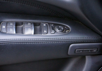 Подержанный автомобиль Infiniti JX 2013 года (18 фото)
