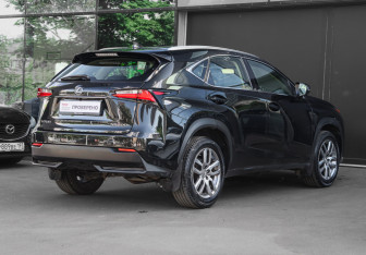 Подержанный автомобиль Lexus NX 2016 года (4 фото)
