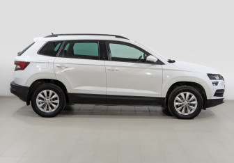 Подержанный автомобиль Skoda Karoq 2020 года (4 фото)