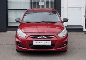 Подержанный автомобиль Hyundai Solaris Sedan 2011 года (2 фото)
