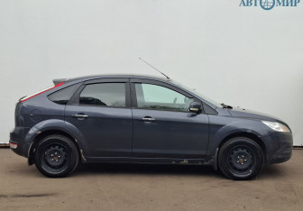 Подержанный автомобиль Ford Focus Hatchback 2010 года (4 фото)