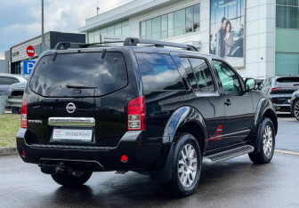 Подержанный автомобиль Nissan Pathfinder 2012 года (5 фото)