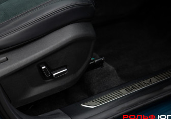 Подержанный автомобиль Geely Monjaro 2023 года (16 фото)