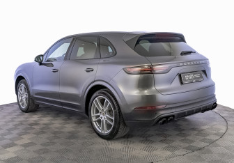 Подержанный автомобиль Porsche Cayenne 2018 года (7 фото)