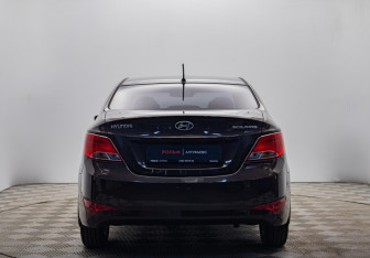 Подержанный автомобиль Hyundai Solaris Sedan 2015 года (4 фото)