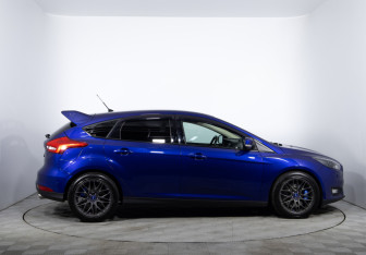 Подержанный автомобиль Ford Focus Hatchback 2016 года (4 фото)