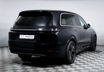 Подержанный автомобиль LiXiang L9 2024 года (5 фото)