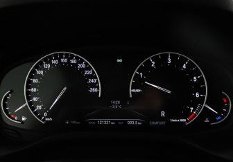 Подержанный автомобиль BMW X3 2018 года (13 фото)