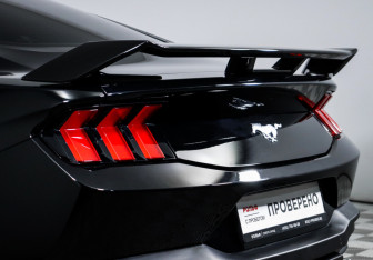 Подержанный автомобиль Ford Mustang Coupe 2023 года (16 фото)