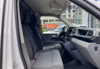Подержанный автомобиль Volkswagen Transporter Van 2021 года (14 фото)